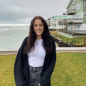 Meet your Posher, Stephanie